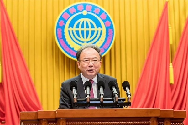 省委常委、市委書記李小敏在開幕式上講話